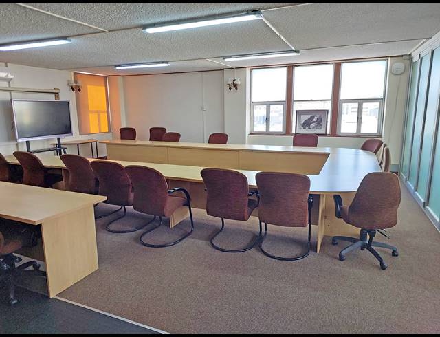 5,630M² BUILDING FOR SALE IN SYDENHAM